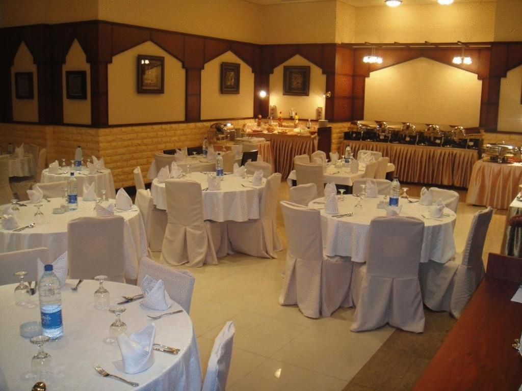 L'Arabia Hotel Apartments Abu Dhabi Restoran foto